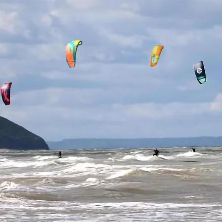 Maison Entre Terre Et * Ver (Manche)