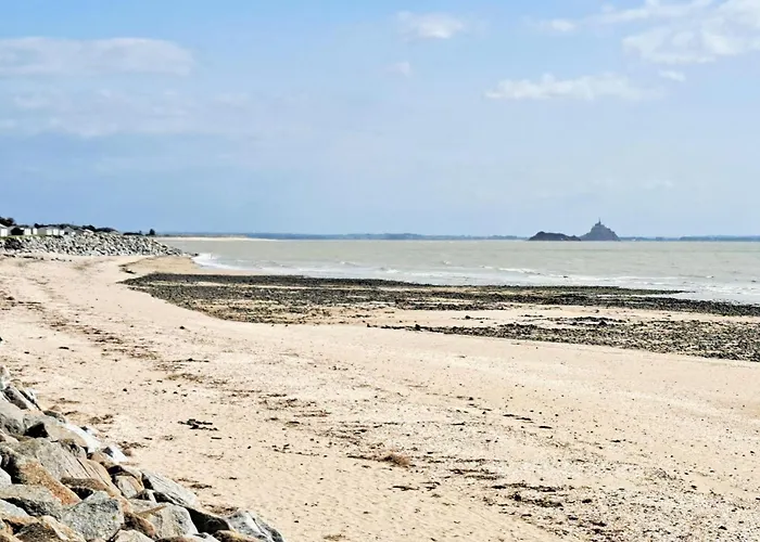 Maison Entre Terre Et * Ver (Manche)